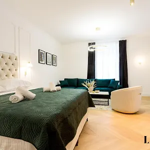 https://litore-luxury-rooms-bura.splithotels.org